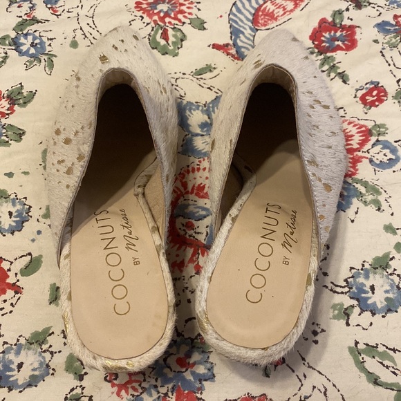 EUC size 7.5 calf hair mules from Coconuts by Matisse - Picture 2 of 6